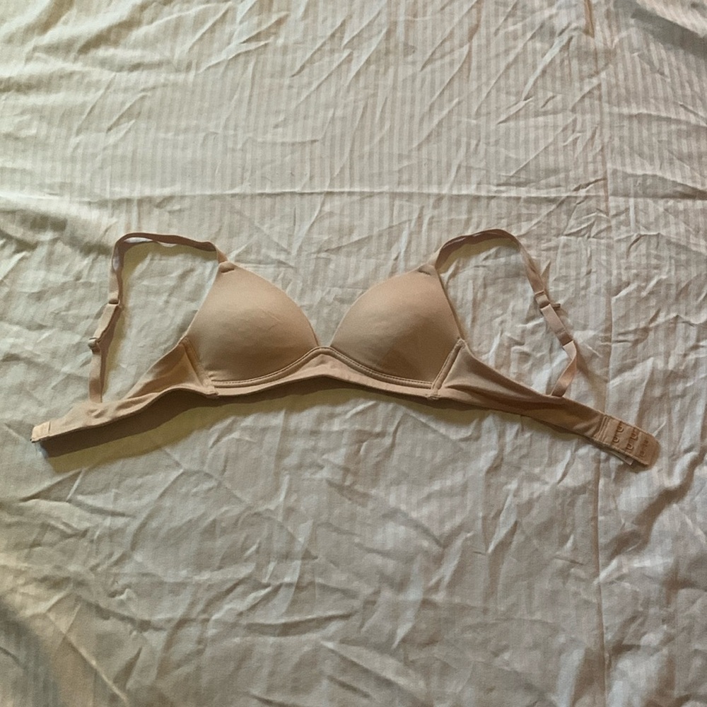 Girls tan bra( 30A).
